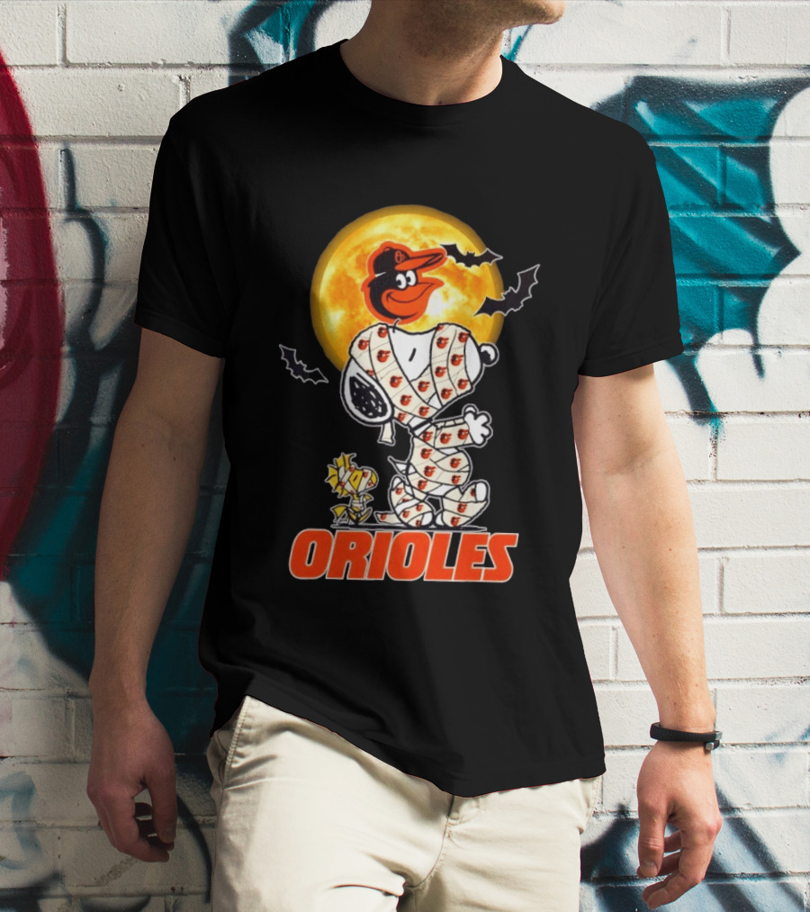 Baltimore Orioles Halloween Snoopy Woodstock Mummy Cosplay Moon Bats T-Shirt