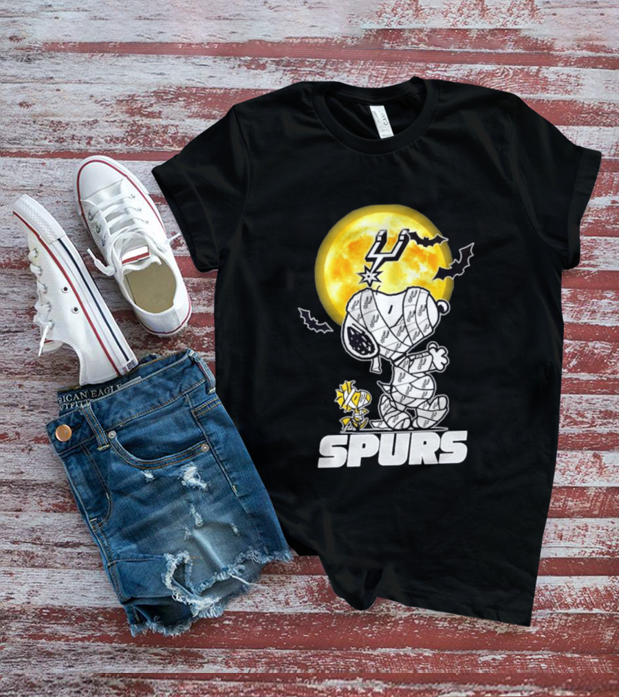 San Antonio Spurs Snoopy Woodstock Halloween Mummy Cosplay T-Shirt