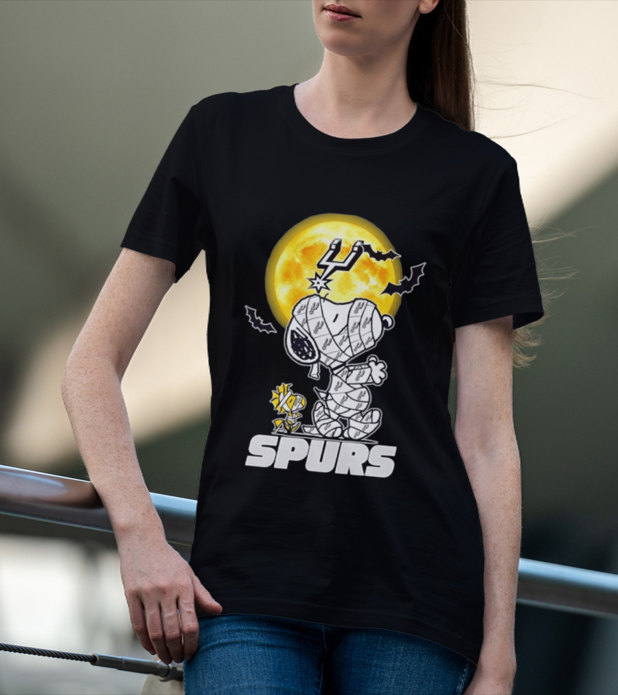 San Antonio Spurs Snoopy Woodstock Halloween Mummy Cosplay T-Shirt