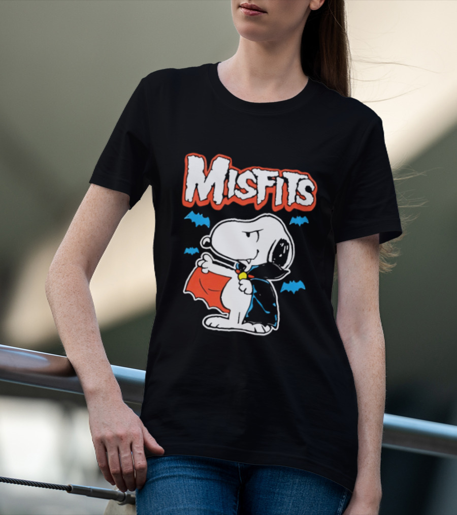 Misfits Snoopy Vampire Halloween Blue Bats Cloak T-Shirt