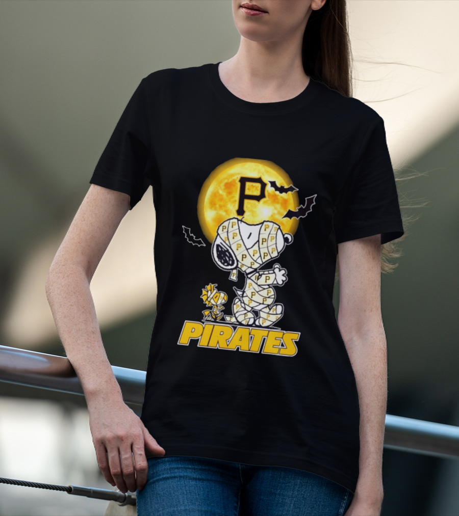 Pittsburgh Pirates Snoopy Woodstock Mummy Halloween Moon Bats T-Shirt