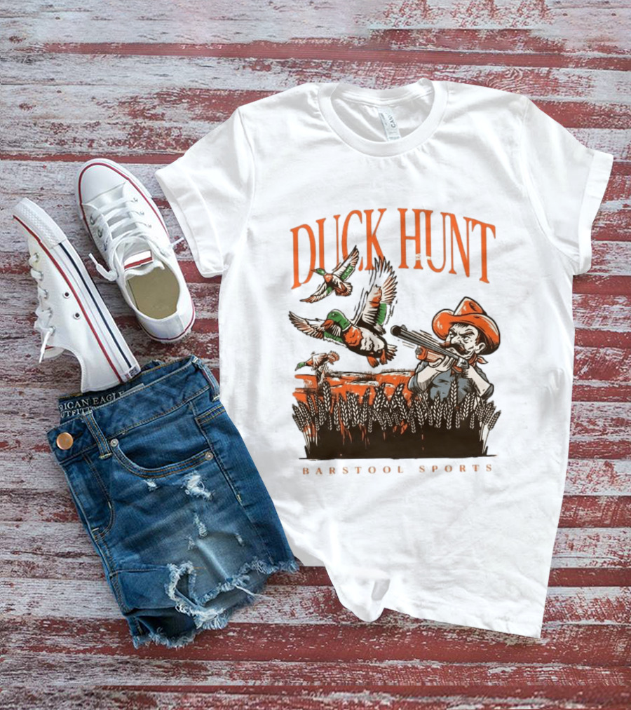 Duck Hunt Barstool Sports Vintage Hunting Scene T-Shirt