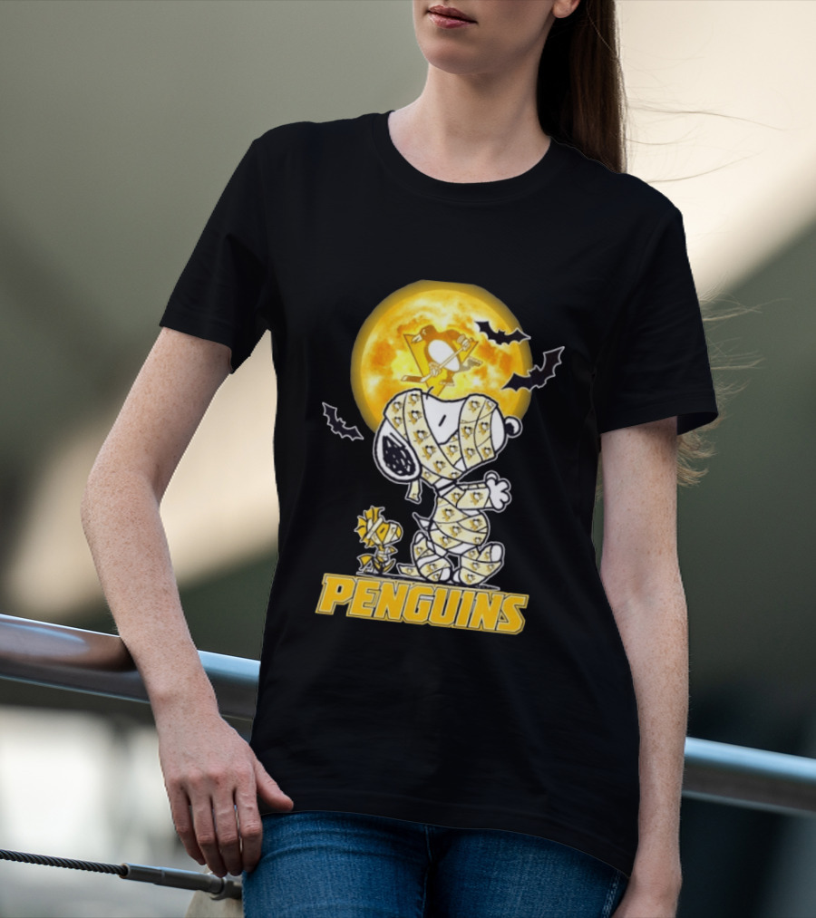 Pittsburgh Penguins Snoopy Woodstock Mummy Halloween Moon Bats T-Shirt
