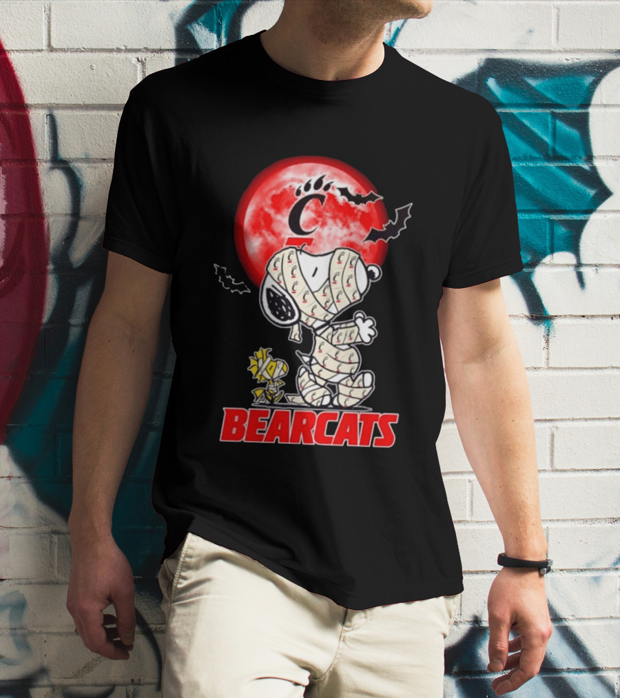 Cincinnati Bearcats Snoopy Woodstock Mummy Halloween Moon T-Shirt