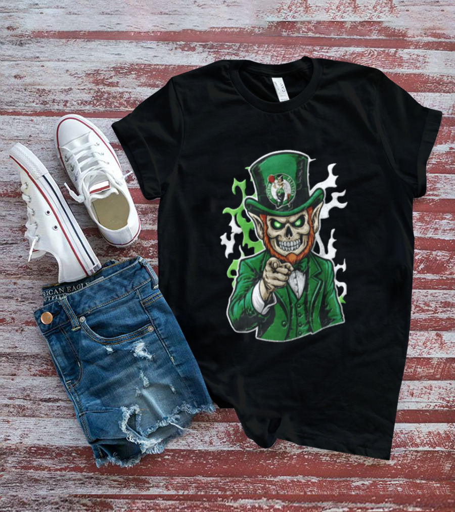 Boston Celtics Skull Leprechaun Pointing Distressed Flag Basketball Fan T-Shirt