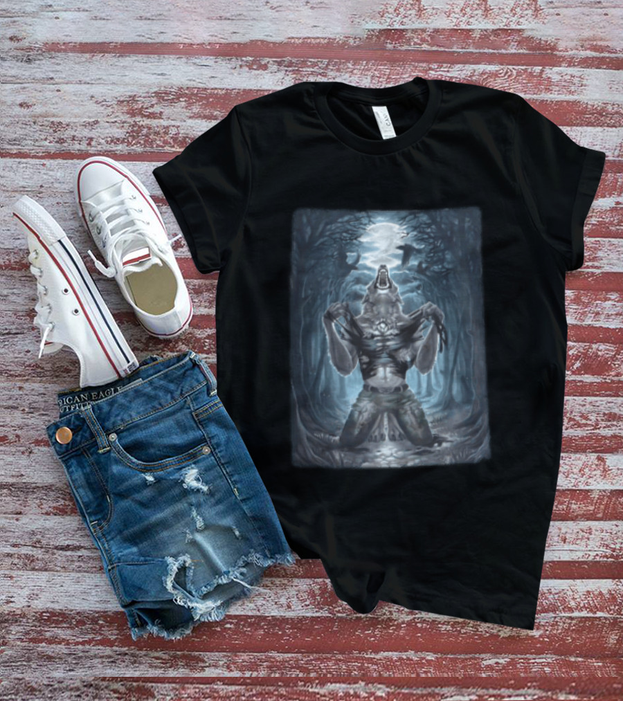 Howling Werewolf Under Full Moon In Dark Forest With Ravens T-Shirt