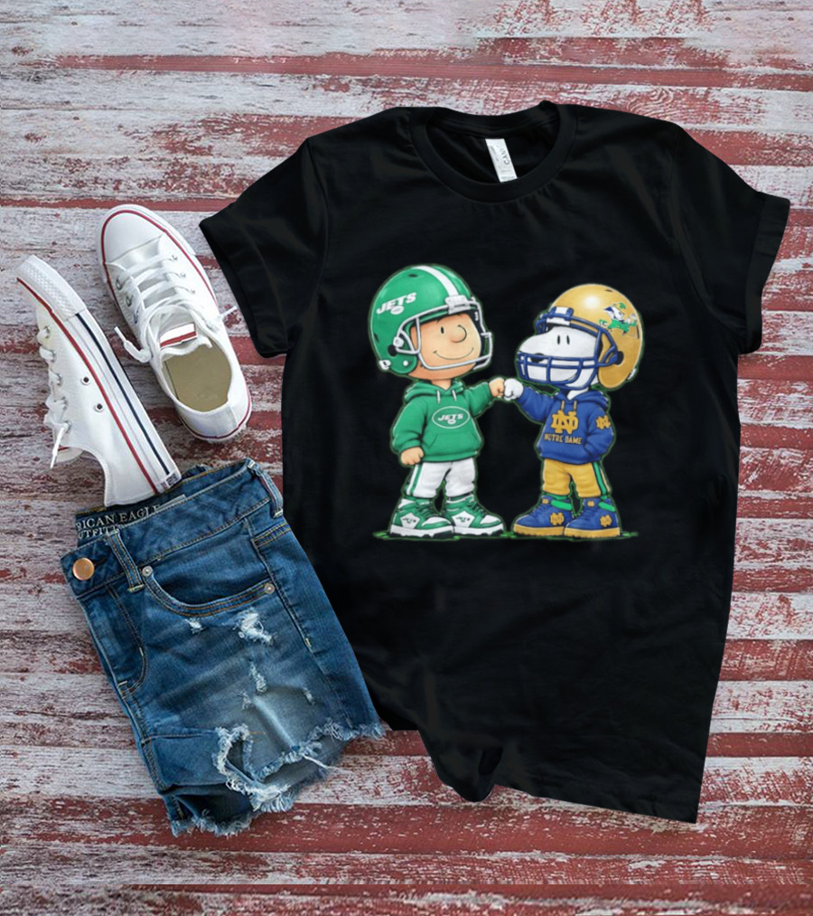 Charlie Brown Jets Snoopy Notre Dame Fist Bump T-Shirt