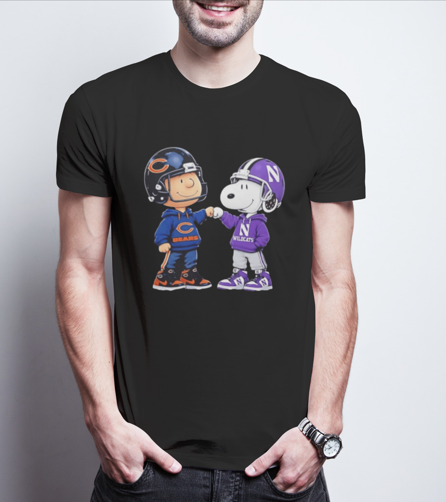 Peanuts Collaboration Chicago Bears Northwestern Wildcats Fist Bump Charlie Brown Snoopy Football Fans T-Shirt