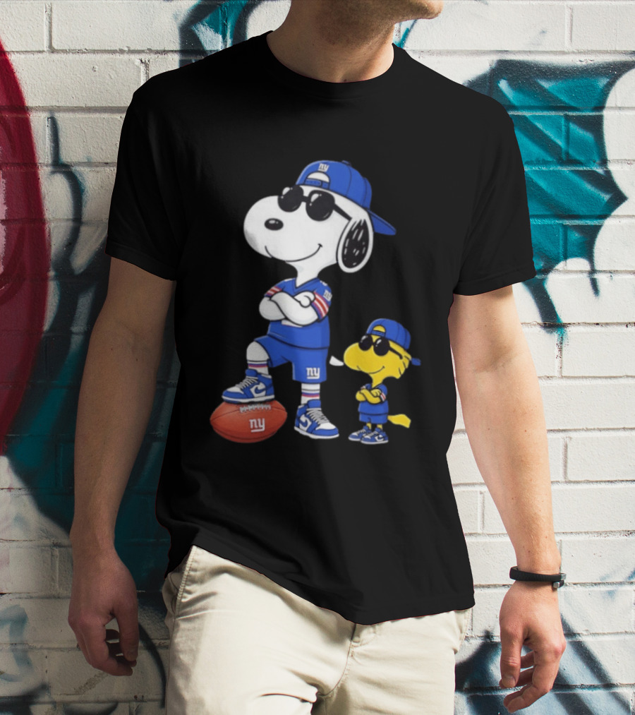Snoopy And Woodstock In New York Giants Team T-Shirt
