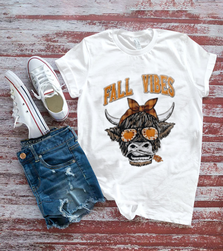 Fall Vibes Highland Cow Plaid Bow Sunglasses Pumpkins T-Shirt