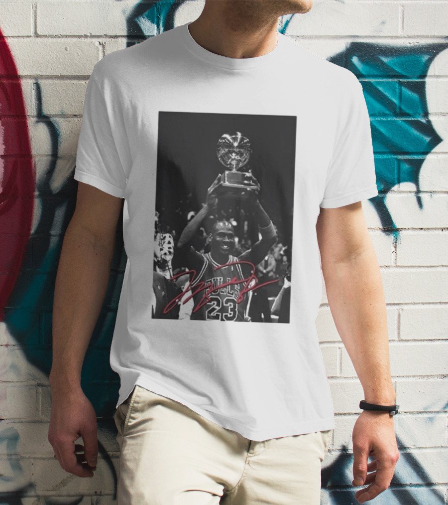 Chicago Bulls Michael Jordan Trophy Victory Celebration Image 23 Signature T-Shirt