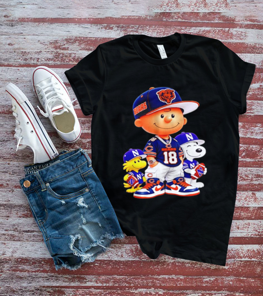 Charlie Brown And Snoopy Chicago Bears 18 With Woodstock In Football Gear T-Shirt