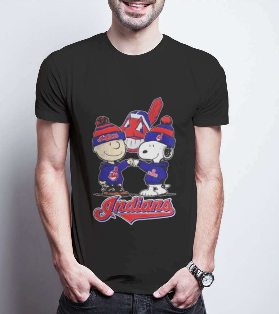 Cleveland Indians Charlie Brown Snoopy Fist Bumping Peanuts Fan Gear T-Shirt