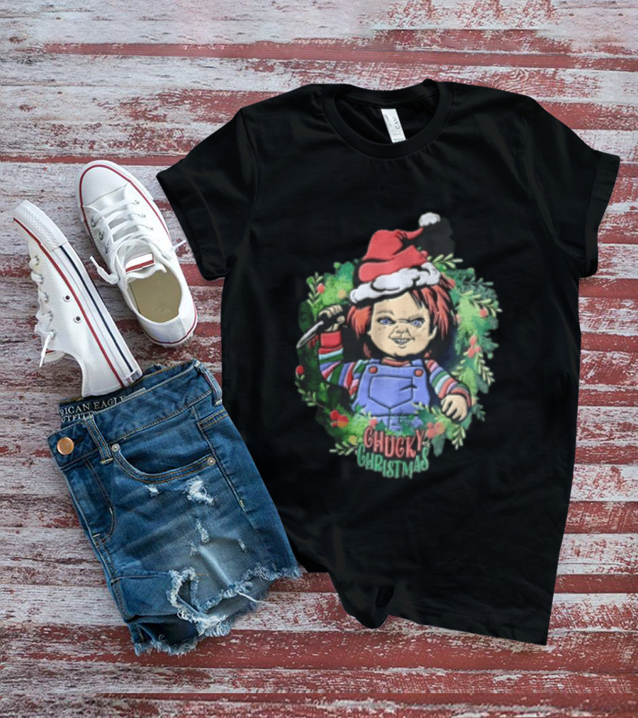 Chucky Christmas Doll Holding Knife In Festive Wreath With Santa Hat T-Shirt