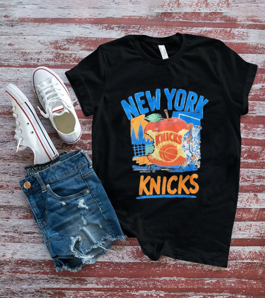 Mitchell & Ness New York Knicks Basketball Big Apple City Skyline T-Shirt