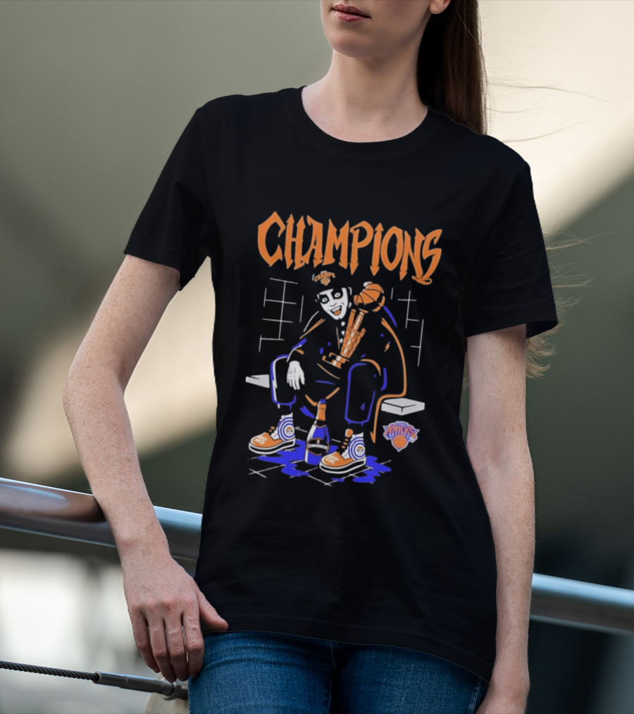 New York Knicks Evil Clown Winning Trophy And Champagne T-Shirt