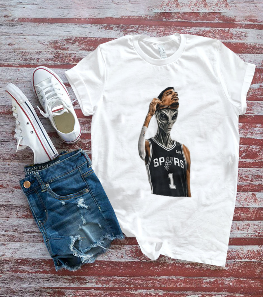 Wembanyama Spurs Alien Takeover Face Reveal Self 1 T-Shirt