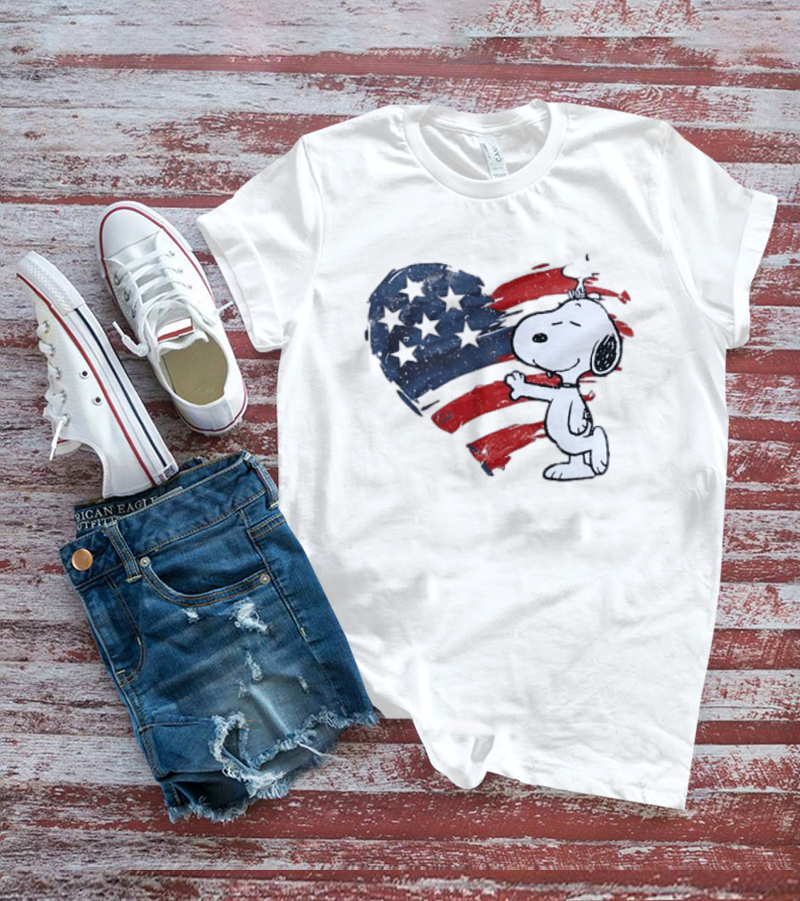 Snoopy Woodstock American Flag Heart Hug T-Shirt