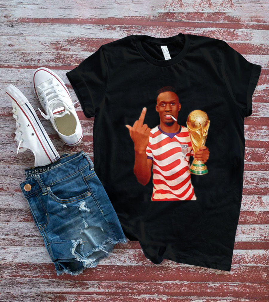 Folarin Balogun USA National Team Smoking Middle Finger World Cup Trophy T-Shirt