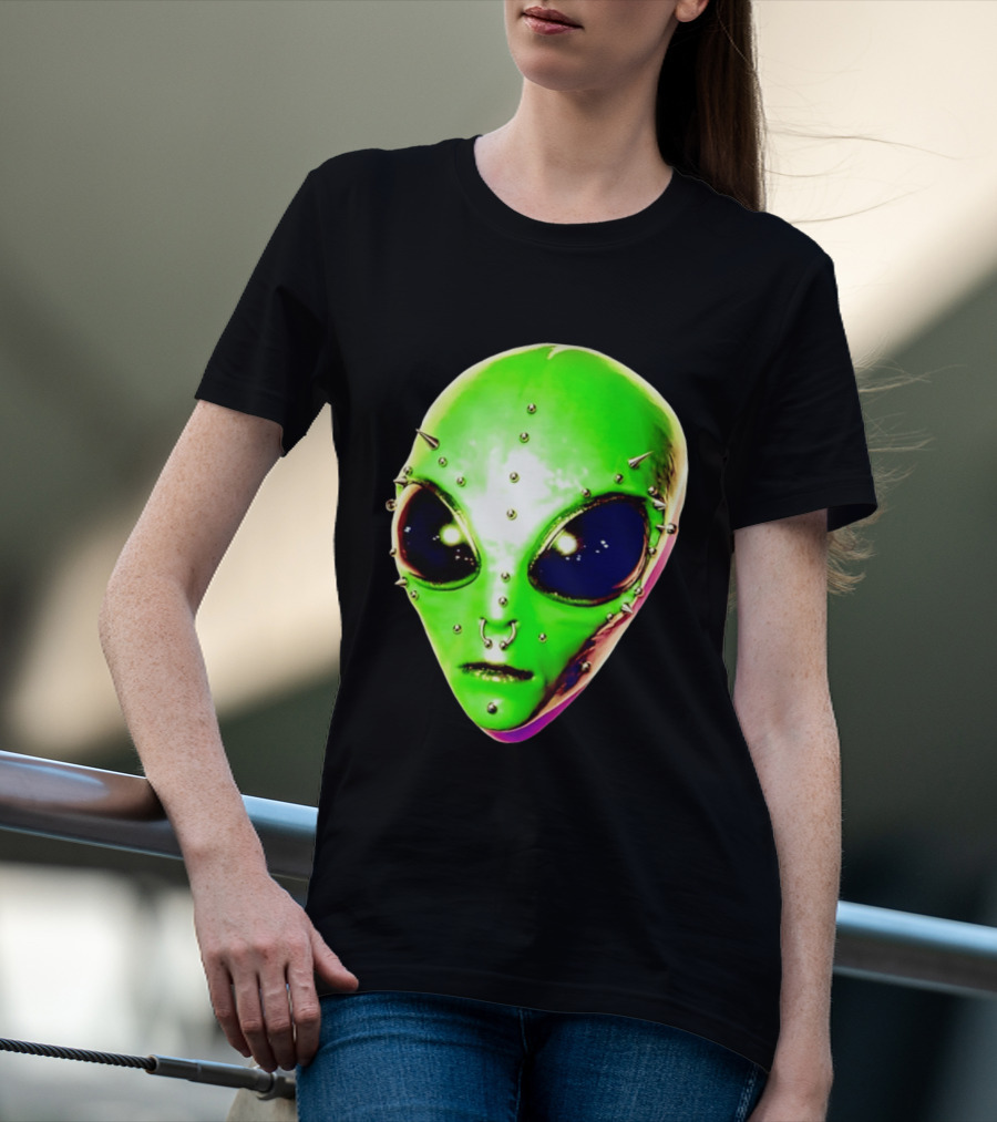 Believe Alien Pierced Face Extraterrestrial Iconic Green Martian Head T-Shirt