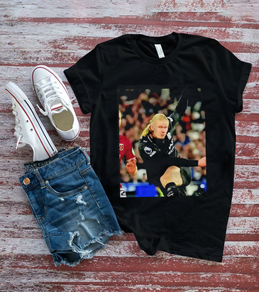 Erling Haaland Manchester City Football Player In Action T-Shirt