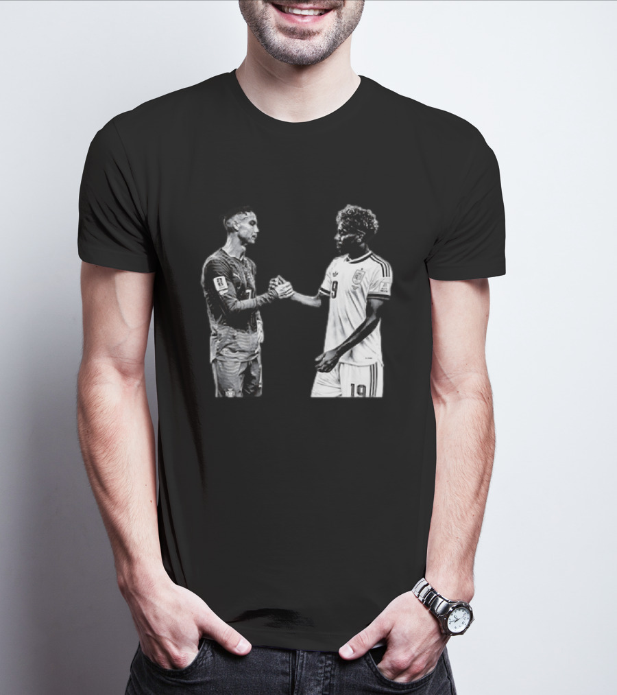 Cristiano Ronaldo Lamine Yamal Final Matchup Moment T-Shirt