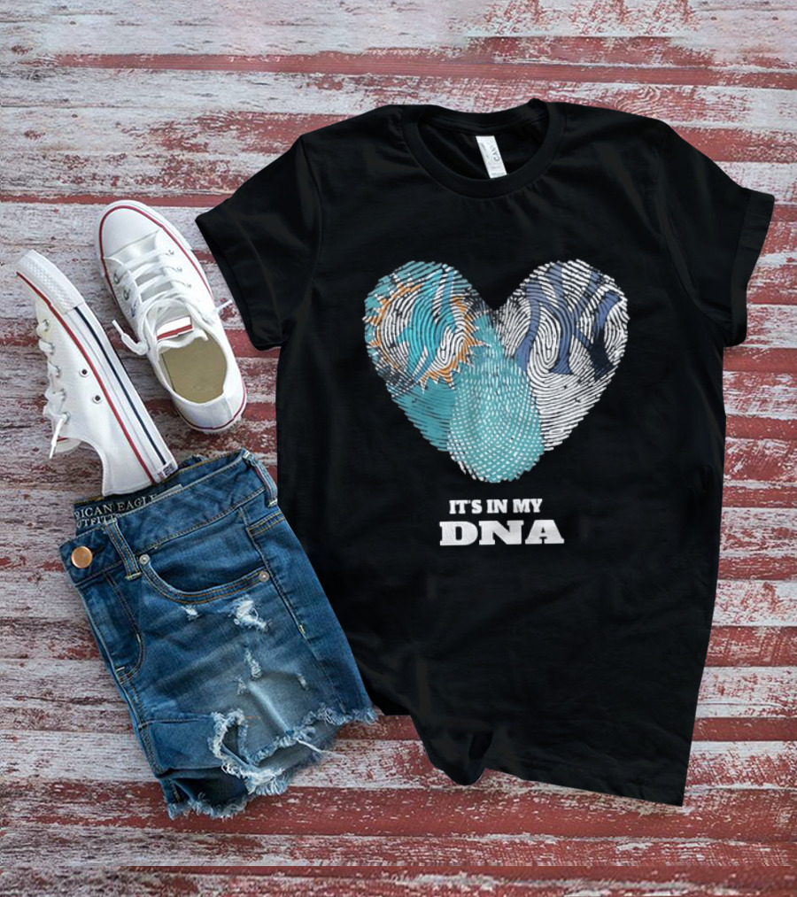 New York Yankees Statue Of Liberty It's In My DNA T-Shirt