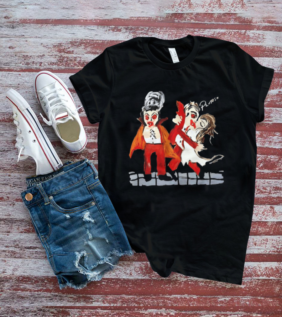 Dracula And Bride Kissing PlutoSki Halloween Vampire Couple Romantic Horror T-Shirt