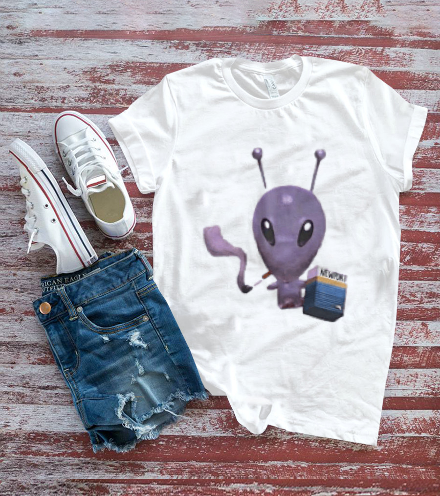 Alien Holding Newport Cigarette Pack Smoking Space Travel T-Shirt
