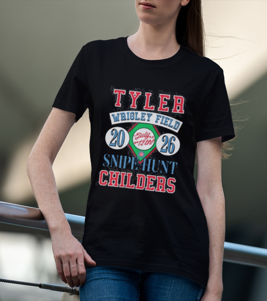 Tyler Childers Wrigley Field July 12th 2026 Chicago Cubs Sniff Hunt T-Shirt