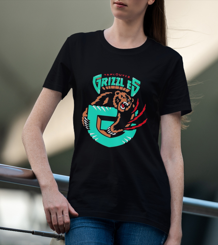 Vancouver Grizzlies Bear Claw Retro Sports Emblem Men's T-Shirt