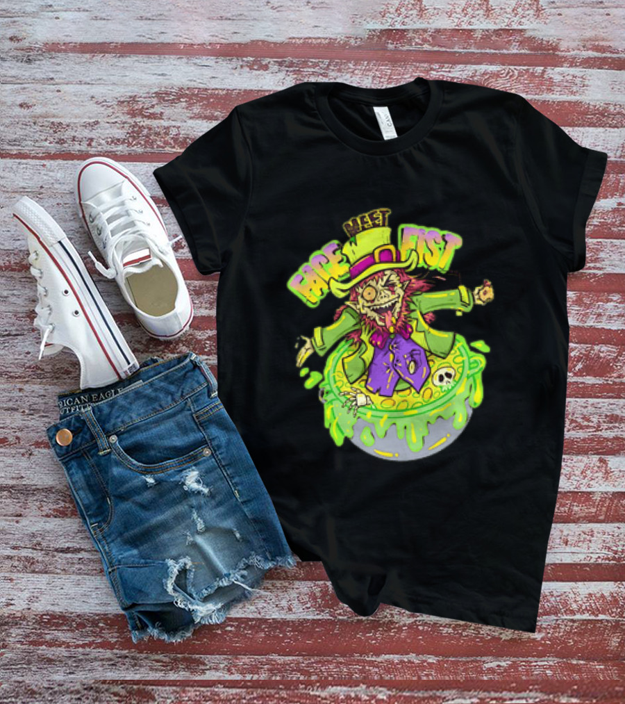 Face Meet Fist Leprechaun St Patrick's Day Cauldron Green Slime Skull T-Shirt