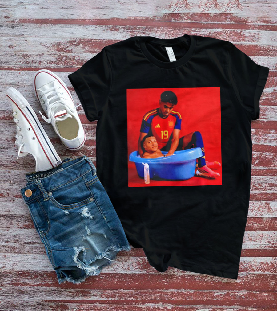 Kylian Mbappe Lamine Yamal Spain Soccer Bath Comedy Scene T-Shirt