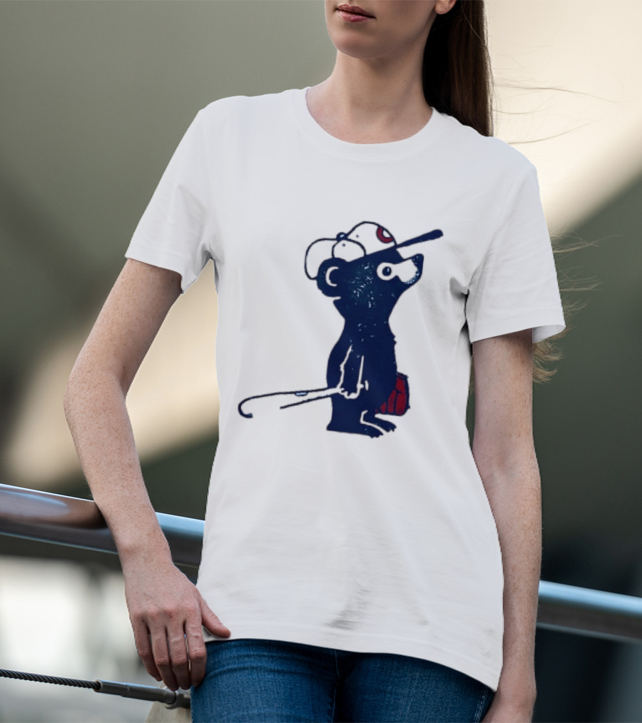 Chicago Cubs Baseball Bear Hitting With Bat And Glove T-Shirt