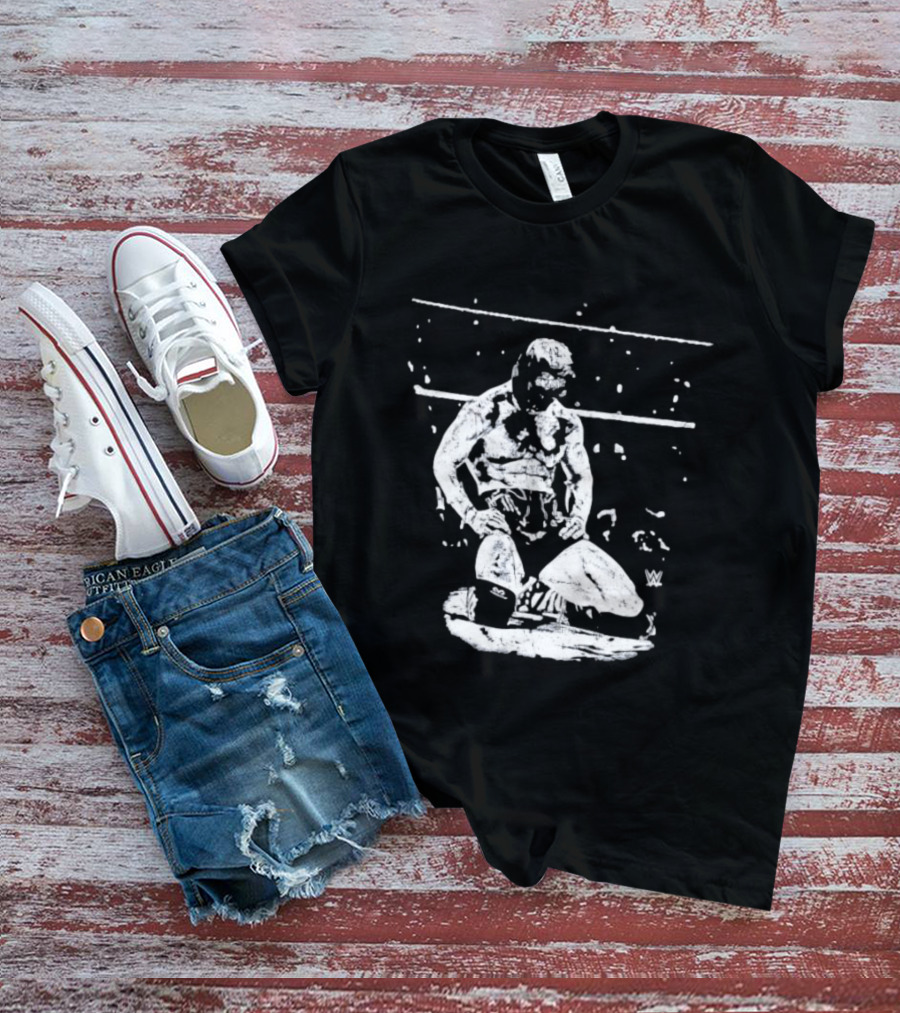 Rey Mysterio WWE Kneeling Pose Iconic Wrestler Image T-Shirt