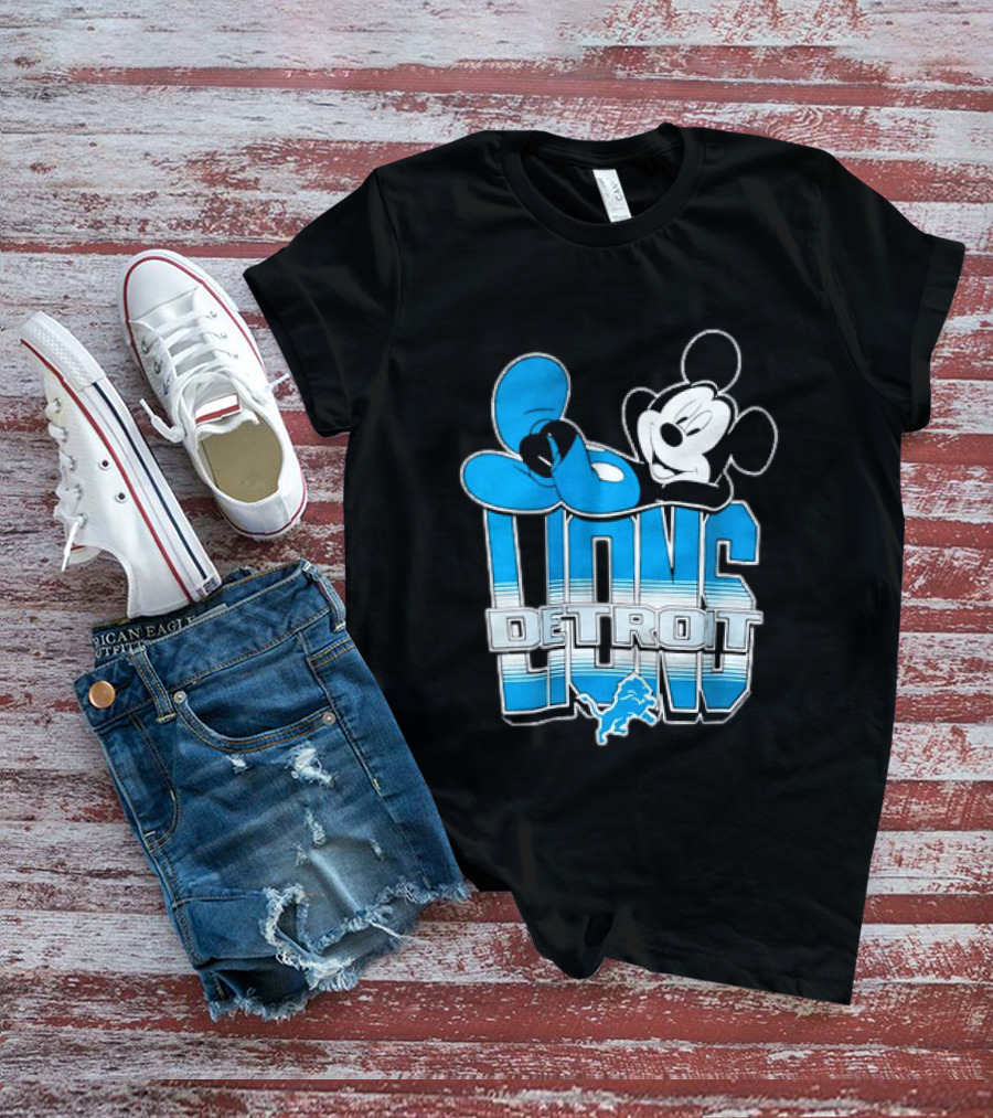 Mickey Mouse Relaxing Detroit Lions Disney Football T-Shirt