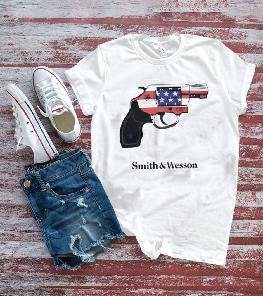 Smith And Wesson American Flag Revolver Firearm T-Shirt