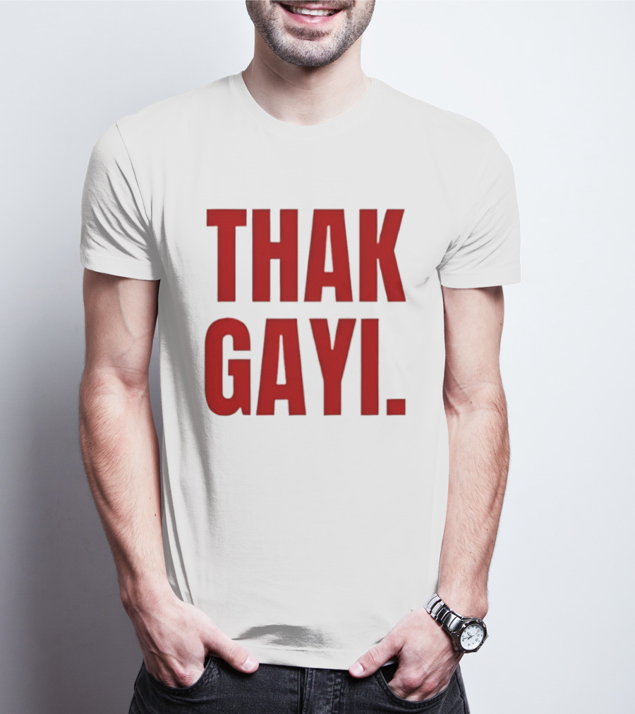 Thak Gayi Hindi Tired Exhausted Text Bold Red T-Shirt
