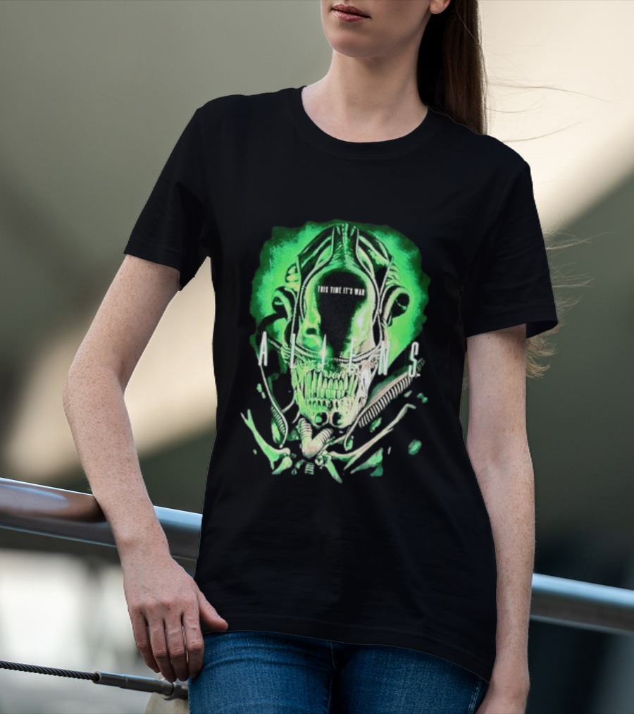 Xenomorph Aliens This Time It's War Alien Franchise Movie T-Shirt