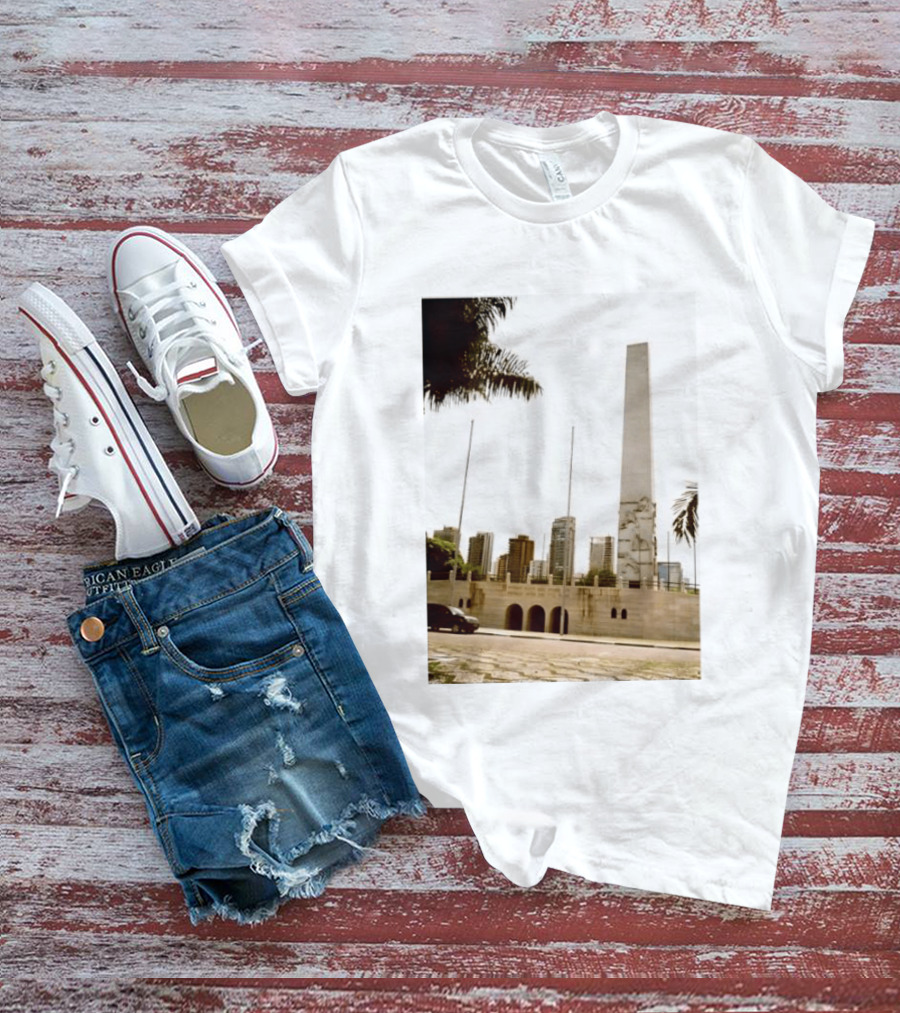Obelisco Do Ibirapuera M M D C Viveram Pouco Para Morrer Bem Morreram Jovens Historical Monument São Paulo Brazil T-Shirt