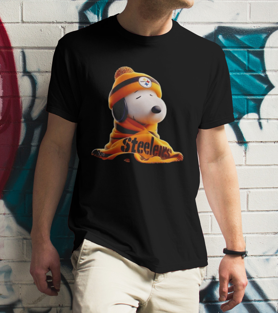 Snoopy Steelers Winter Hat And Scarf T-Shirt