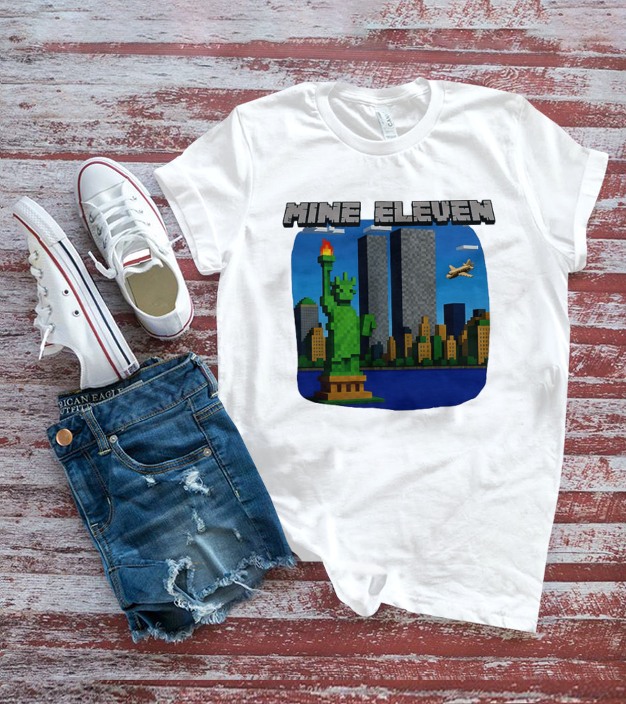 Mine Eleven Pixel City Statue Vector World Twin Towers Scene T-Shirt
