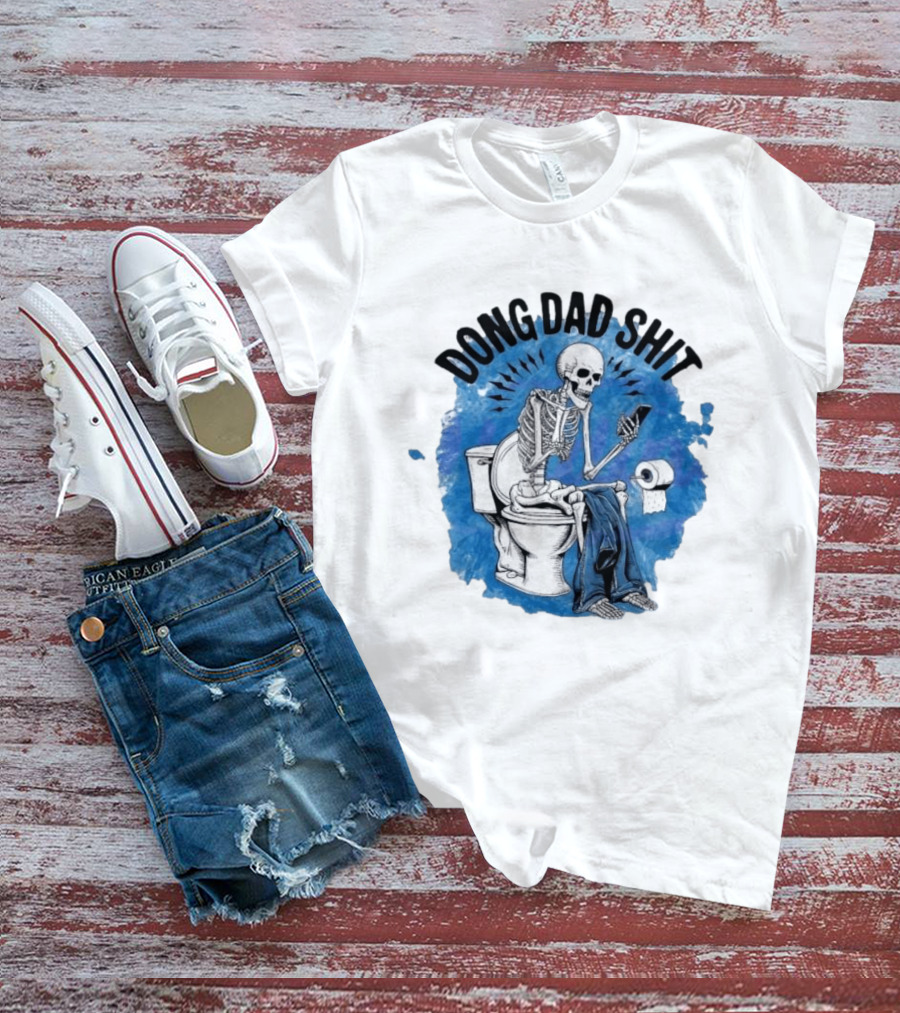 Skeleton Doing Dad Shit On Toilet With Phone And Toilet Paper T-Shirt