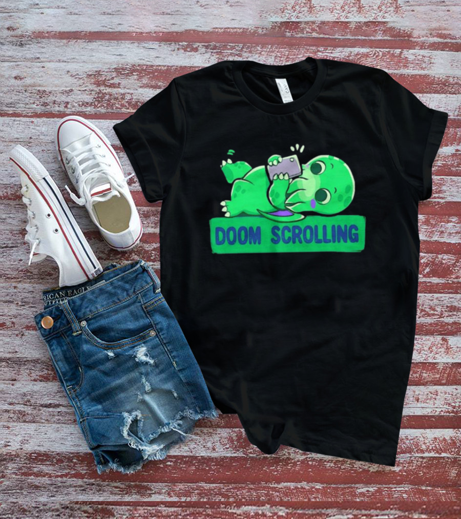 Doom Scrolling Cthulhu Lovecraft Monster With Smartphone T-Shirt