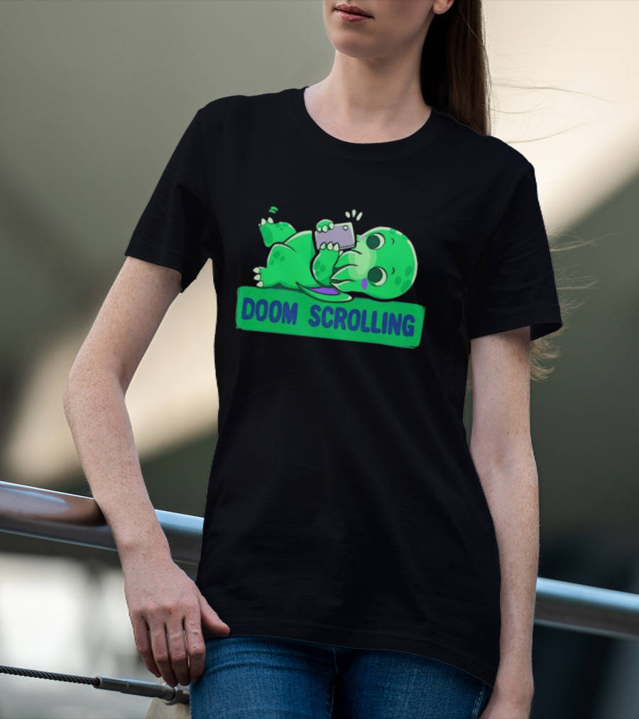 Doom Scrolling Cthulhu Lovecraft Monster With Smartphone T-Shirt