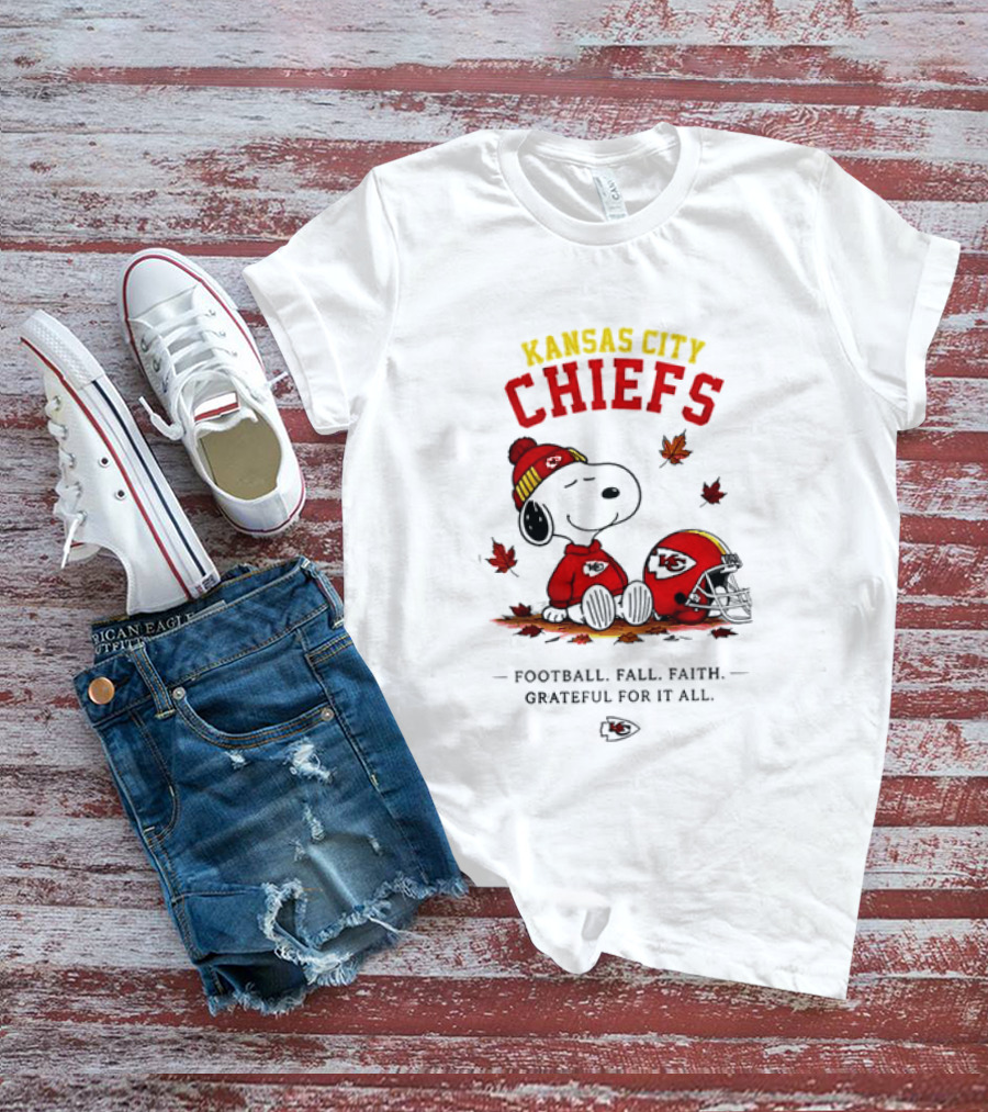 Kansas City Chiefs Snoopy Football Fall Faith Grateful For It All T-Shirt