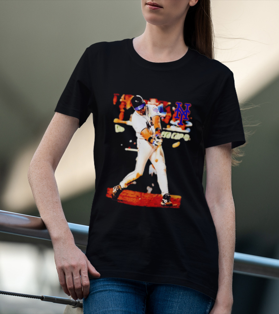 Mike Piazza New York Mets Batting Action MLB Player Swing T-Shirt