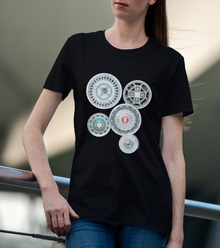 Vintage Ford Hubcaps Collection Classic Car Enthusiast Retro Wheels T-Shirt