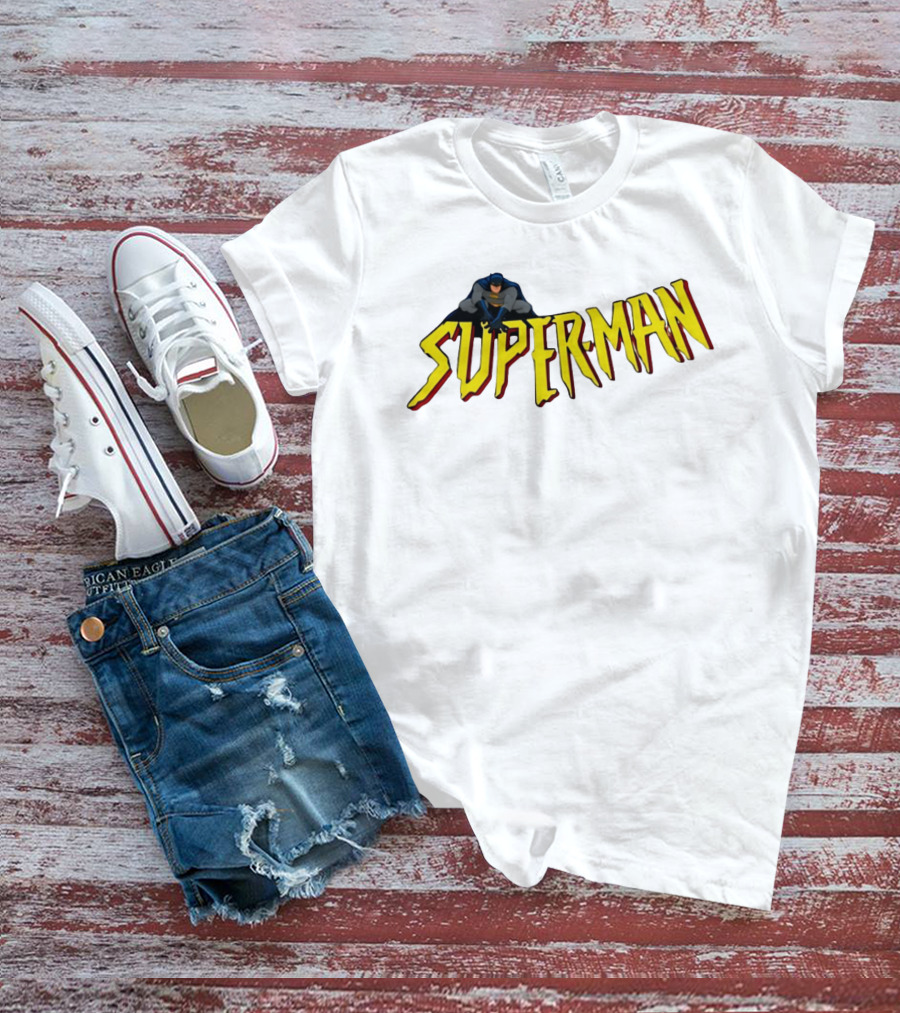 Batman Crouching On Superman Lettering DC Comics T-Shirt