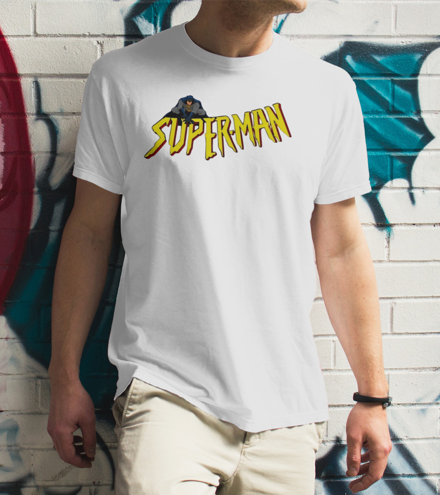 Batman Crouching On Superman Lettering DC Comics T-Shirt